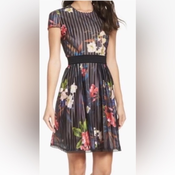 Chelsea28 Floral Fit & Flare Dress Womens Size‎ Medium (1121) - Picture 1 of 5